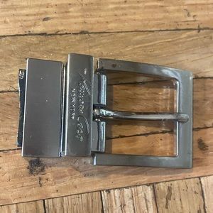 Authentic Designer Kenneth Cole buckle no belt